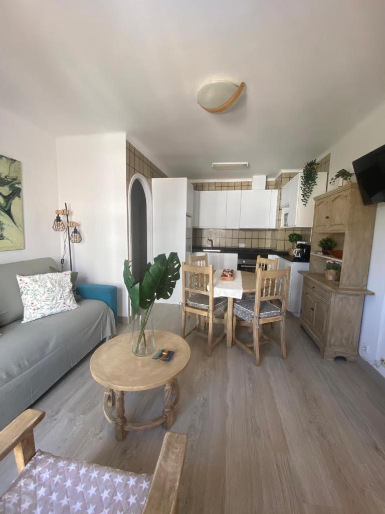 Rotonda Apartaments Феланитс Екстериор снимка